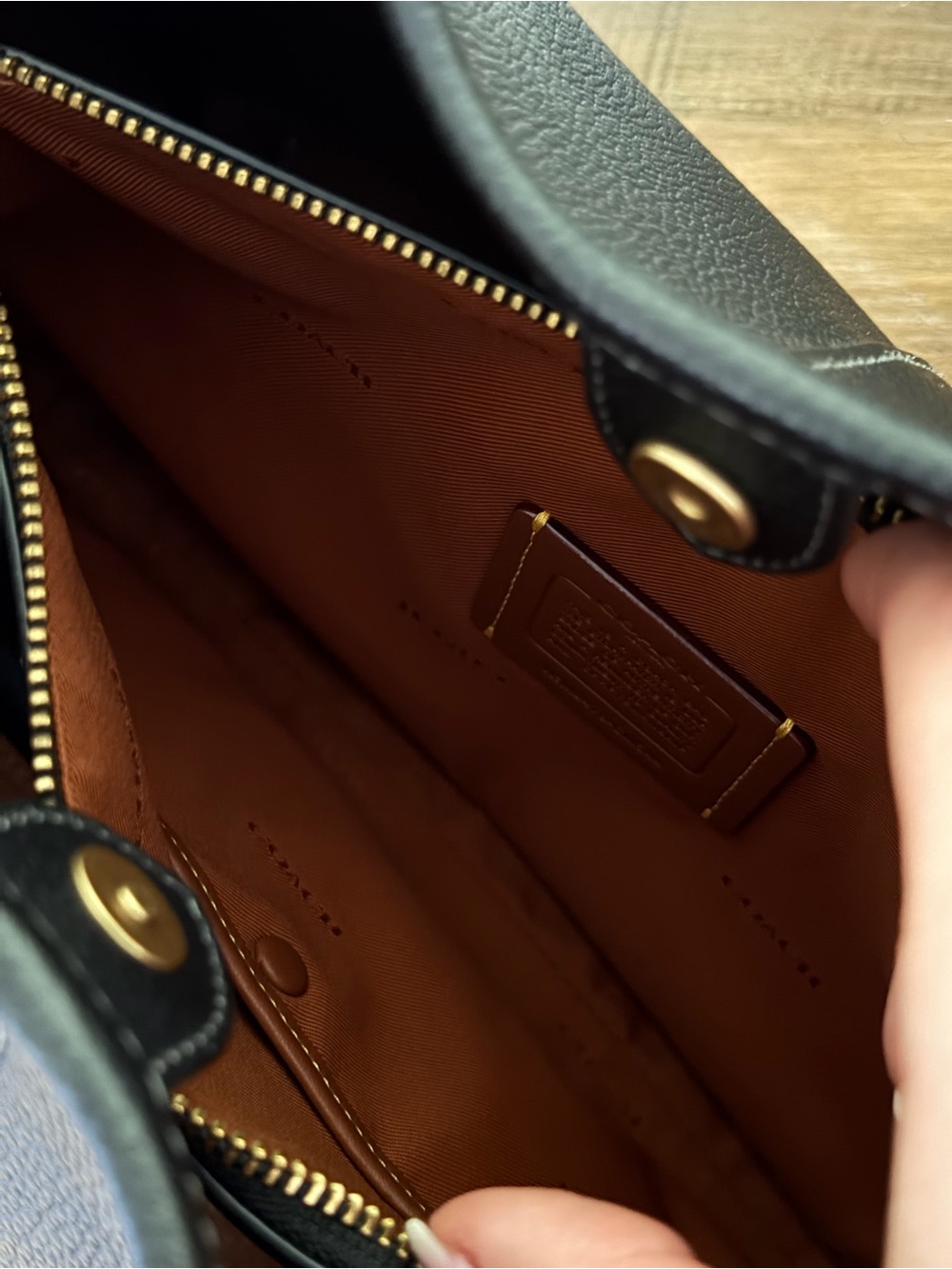 COACH Large Lana in Black/Gold - Picture 6 of 10